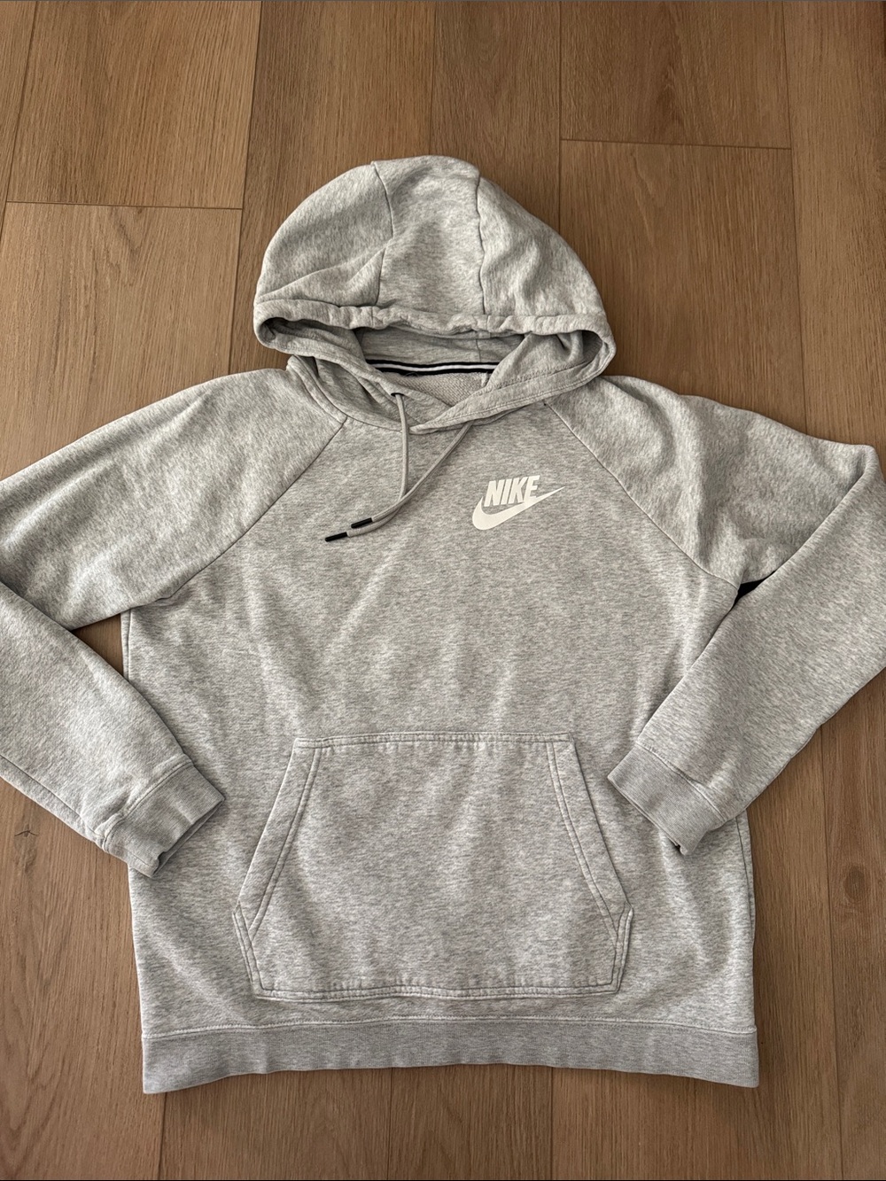 Nike Light Gray Men’s Pullover Hoodie with Logo